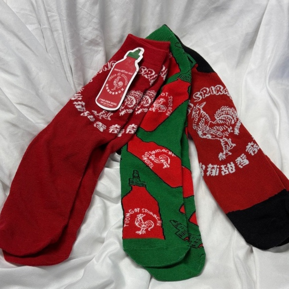 Sriracha Hot Chili Sauce Red and Green long  3 crew Socks for hot sauce lover!